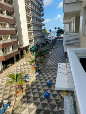 Apartamento Guarujá Pitangueiras 50 metros da Praia.
